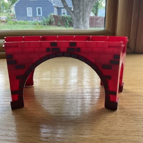 Thomas & Friends Red Brick Curved Tunnel Bridge - Picture 3 of 6